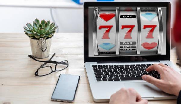 Examining Account Options on a Singapore online casino